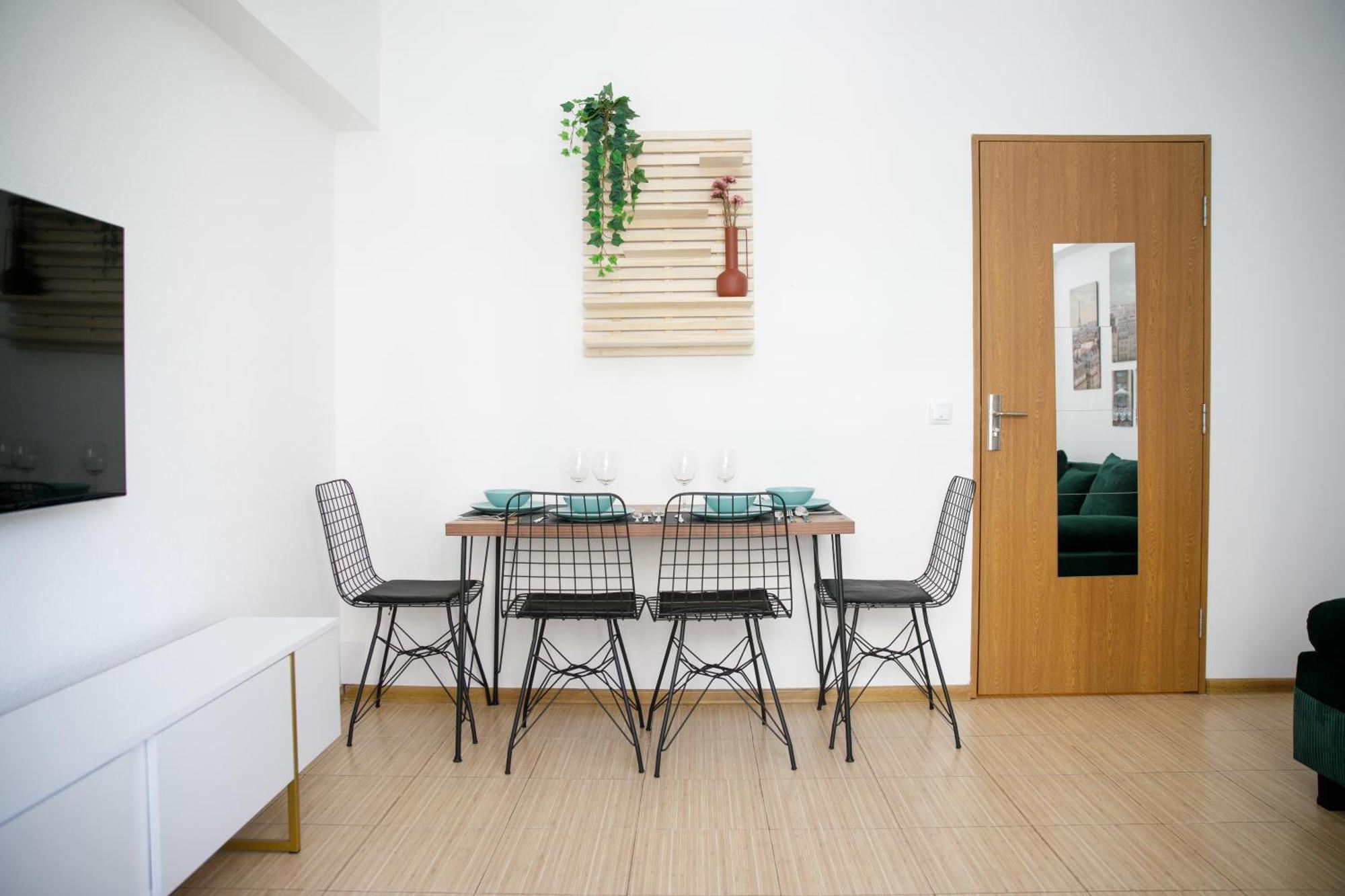 Color Apartments Corneliu Coposu No3 Bucarest Extérieur photo